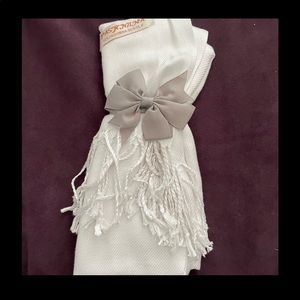 Pashmina Scarves/Shawls. 7 white, 7 silver w/matching bows.